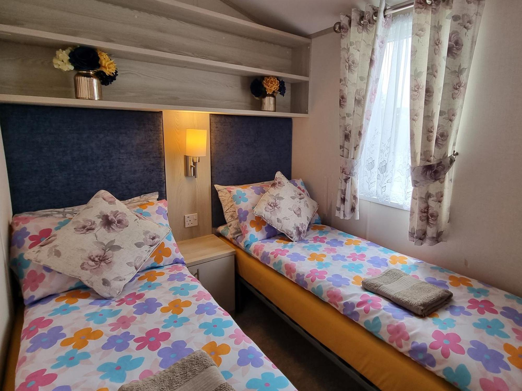 Static Caravan To Hire , Hoburne Devon Bay Hotel Goodrington Kültér fotó